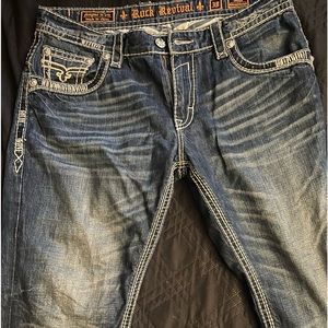 Rock Revival Jeans (good conditions) He's got no button
bag in the back